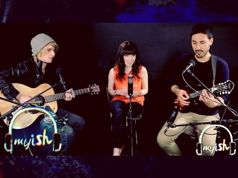 Carly Rae Jepsen - Call Me Maybe - Acoustic (RARE LIVE)
